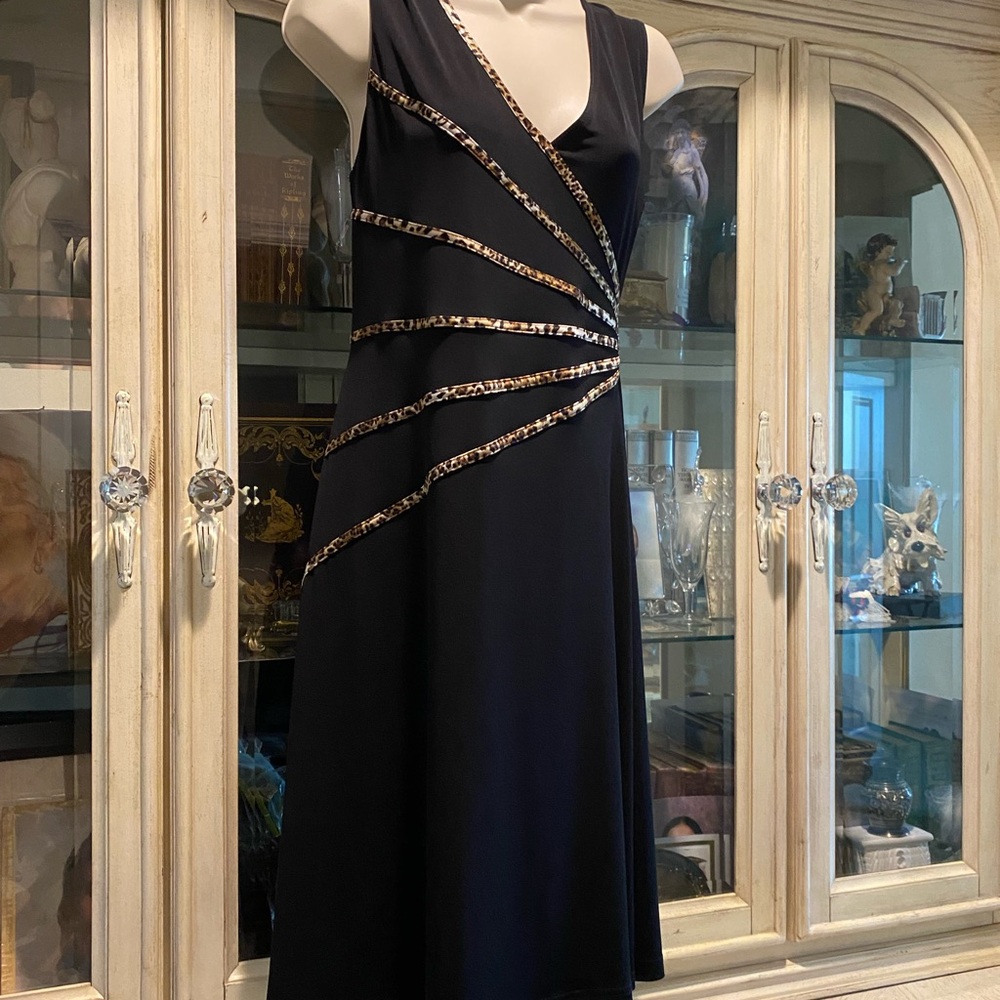 Elegant Black Dress with leopard accents  stretchy M (pullover to wear